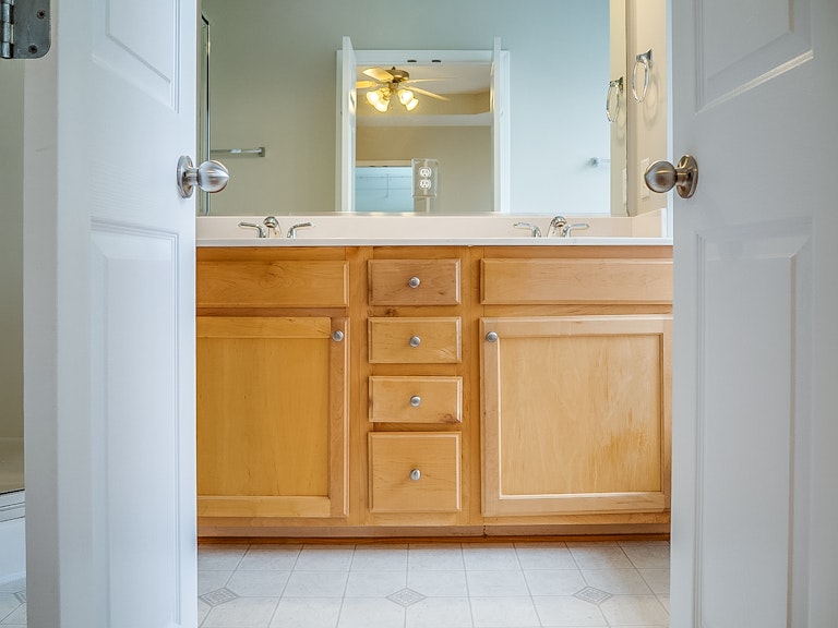 Photo 15 of 27 - 8004 Willowglen Dr, Raleigh, NC 27616