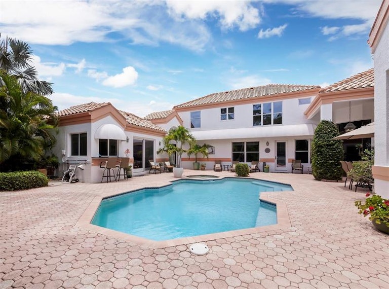 Photo 44 of 68 - 617 Weston Pointe Ct, Longboat Key, FL 34228