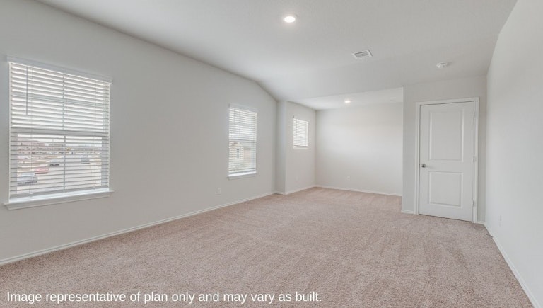 Photo 12 of 25 - 2874 Brogan Crk, New Braunfels, TX 78130