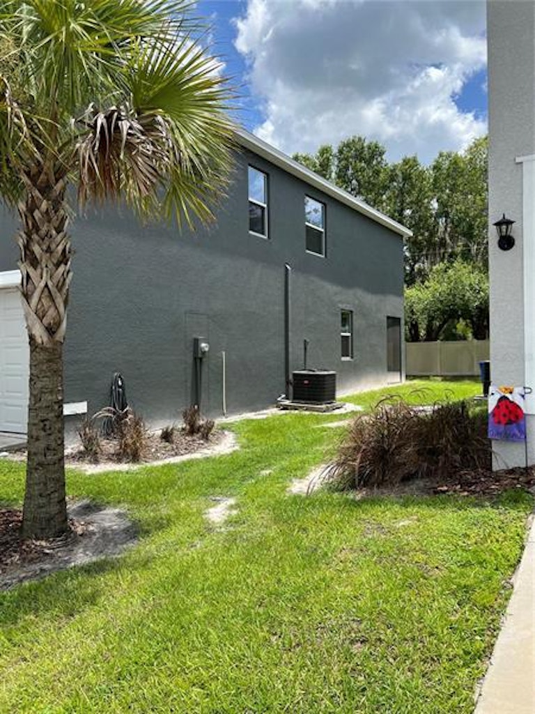 Photo 3 of 60 - 821 Lucent Sands Ct, Brandon, FL 33511