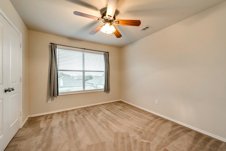 Photo 25 of 27 - 8520 Cumberland Gap Dr, Fort Worth, TX 76244