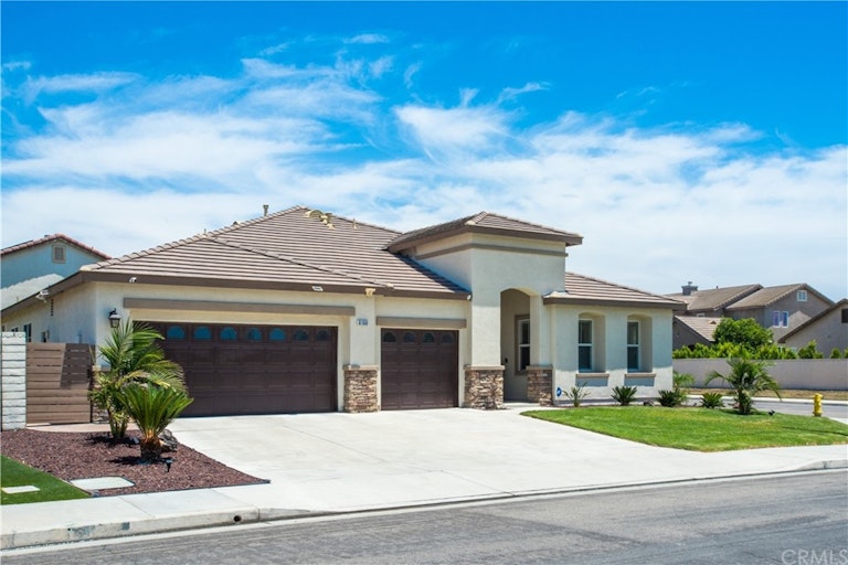 Photo 1 of 15 - 6100 Valencia St, Eastvale, CA 92880