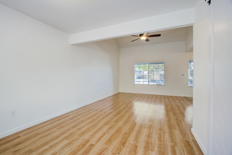 Photo 17 of 36 - 1708 Branchwood Cir, Modesto, CA 95355