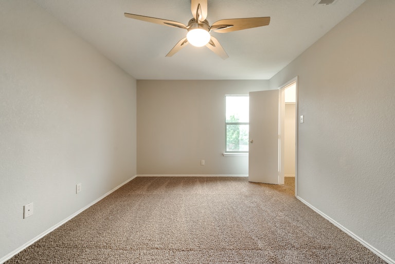 Photo 29 of 34 - 3602 Hawthorne Trl, Rockwall, TX 75032
