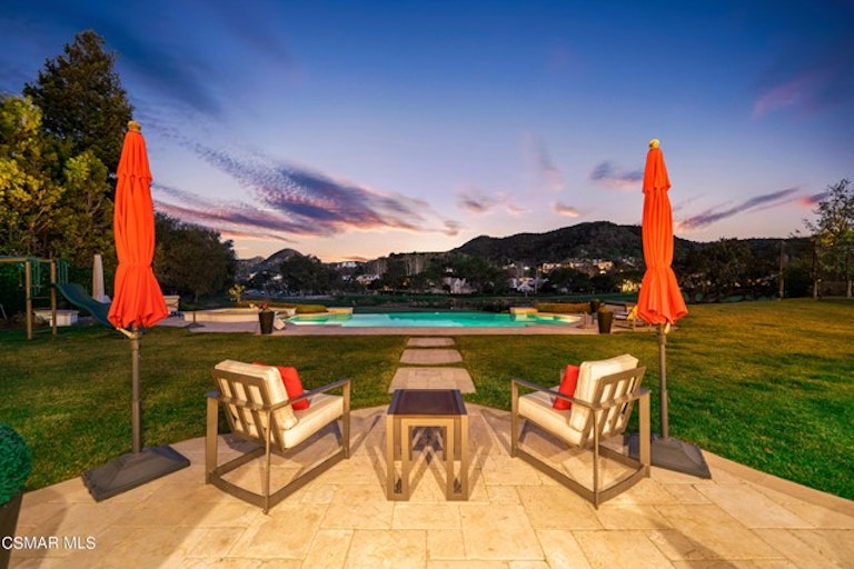Photo 78 of 80 - 208 W Stafford Rd, Thousand Oaks, CA 91361