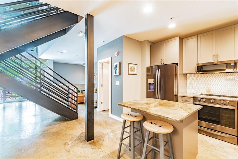 Photo 11 of 35 - 5008 S MacDill Ave #4, Tampa, FL 33611