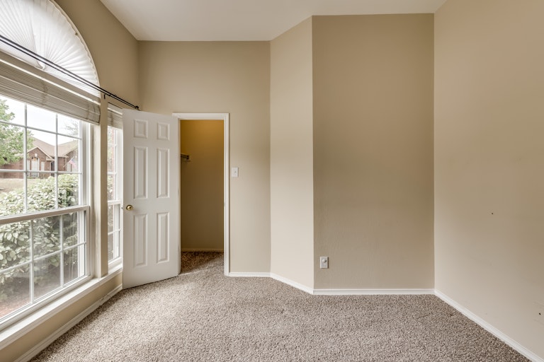 Photo 22 of 28 - 1717 Blackstone Dr, Carrollton, TX 75007