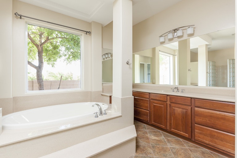 Photo 4 of 29 - 402 E Mead Dr, Chandler, AZ 85249