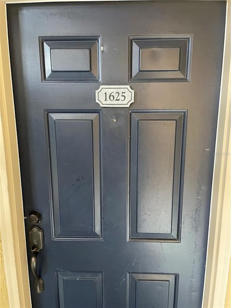 Photo 6 of 44 - 5168 Conroy Rd #25, Orlando, FL 32811