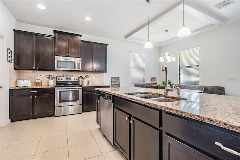 Photo 17 of 49 - 12430 Ballentrae Forest Dr, Riverview, FL 33579