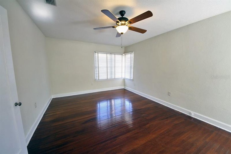 Photo 8 of 11 - 205 Sunburst Ct, Clearwater, FL 33755