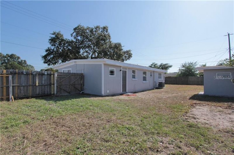 Photo 9 of 25 - 1501 S 78th St, Tampa, FL 33619