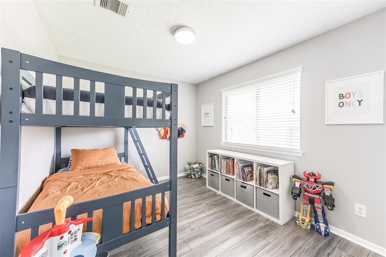 Photo 25 of 36 - 13605 Manor Crest Ln, Rosharon, TX 77583