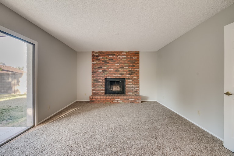 Photo 3 of 39 - 857 W Natal Ave, Mesa, AZ 85210