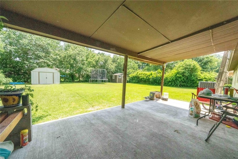 Photo 1 of 23 - 7624 Evergreen Rd, Richland Hills, TX 76118