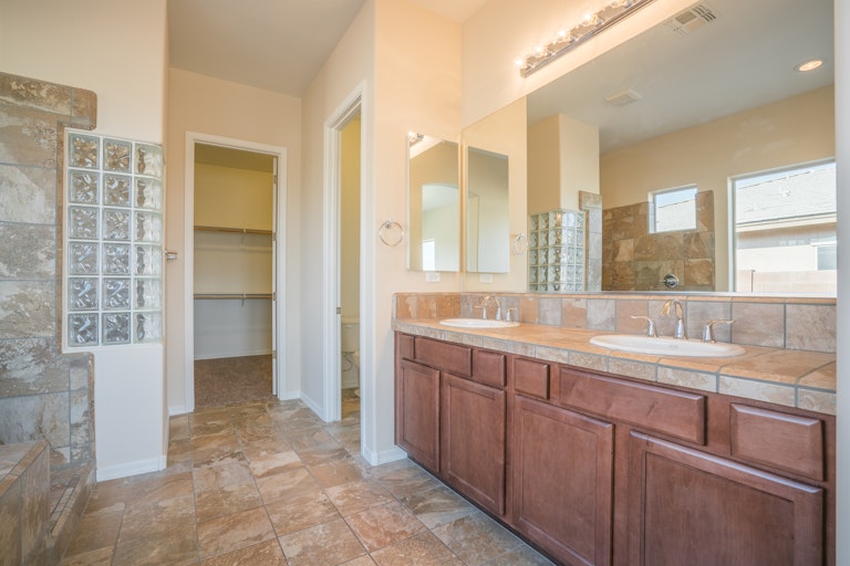 Photo 17 of 34 - 19332 W Denton St, Litchfield Park, AZ 85340