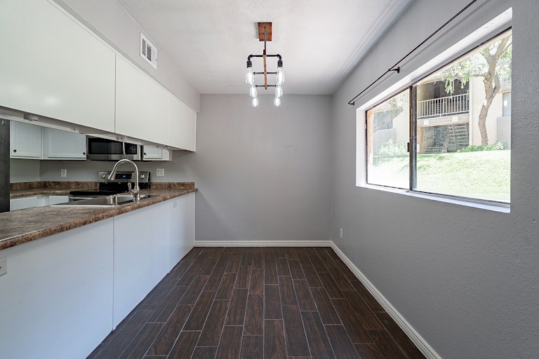 Photo 10 of 22 - 18811 N 19th Ave #1014, Phoenix, AZ 85027