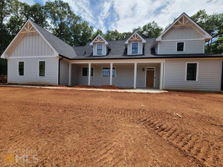 Photo 1 of 32 - 6011 Tradewinds Cv, Gainesville, GA 30506