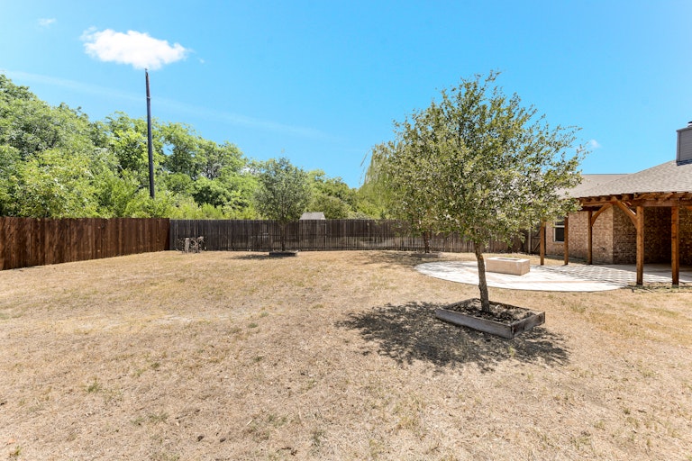 Photo 24 of 25 - 3252 Silent Creek Trl, Hurst, TX 76053