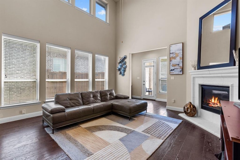 Photo 10 of 26 - 3444 Poinsettia Way, Irving, TX 75038