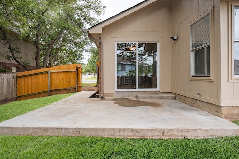 Photo 23 of 27 - 3945 Eagles Nest St, Round Rock, TX 78665