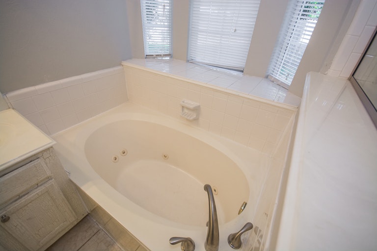 Photo 22 of 44 - 2712 Summerwood Ct, McKinney, TX 75072