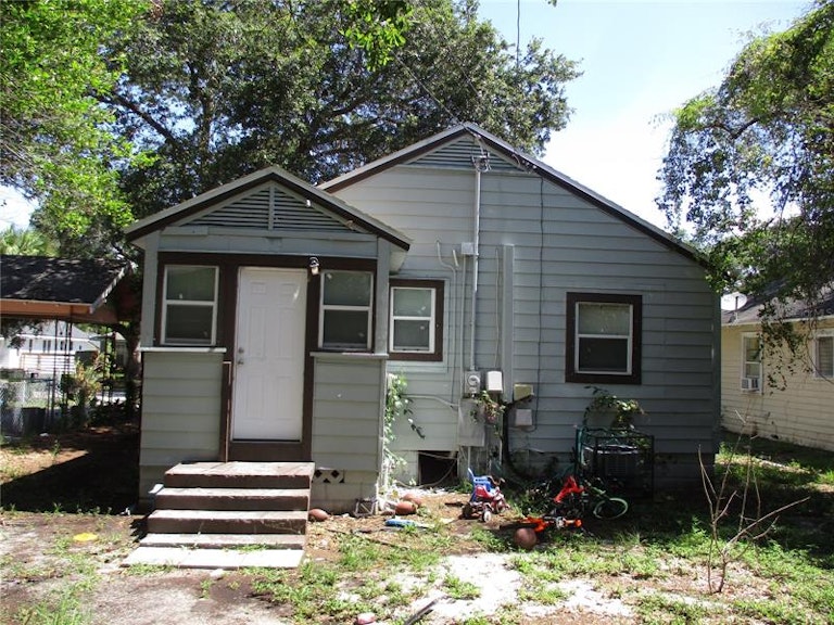 Photo 16 of 26 - 624 28th Ave S, Saint Petersburg, FL 33705