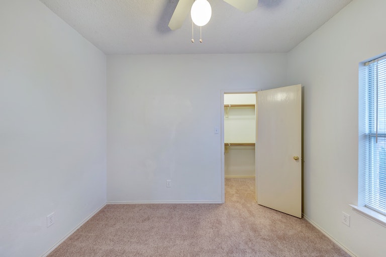 Photo 19 of 26 - 1020 Havenbrook Dr, Arlington, TX 76001