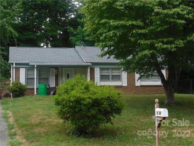 Photo 2 of 20 - 5731 Lawnmeadow Dr, Charlotte, NC 28216