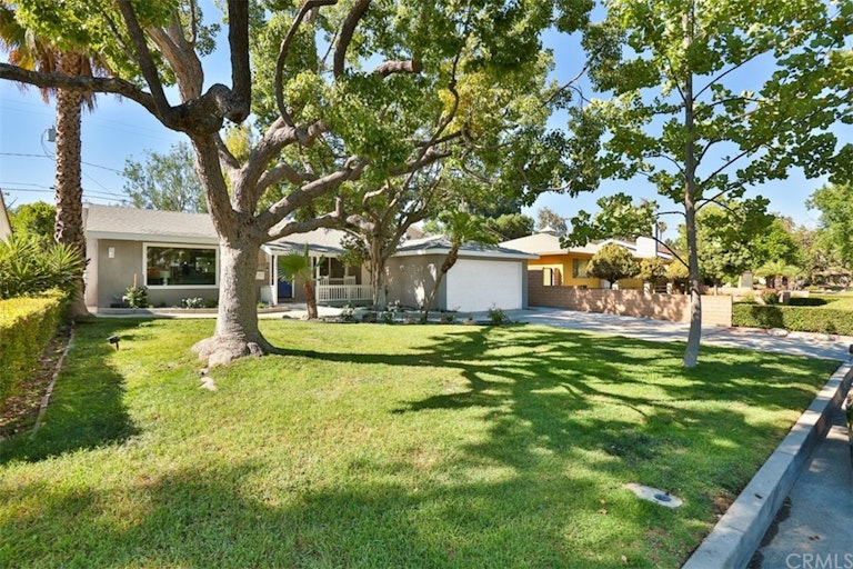 Photo 1 of 36 - 4211 W Woodland Ave, Burbank, CA 91505