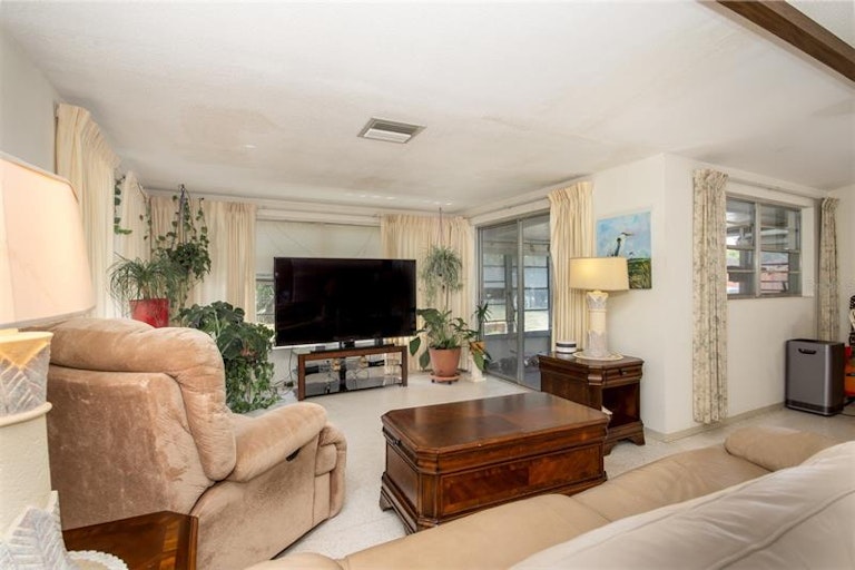 Photo 8 of 36 - 7608 Redcoat Ave, Port Richey, FL 34668
