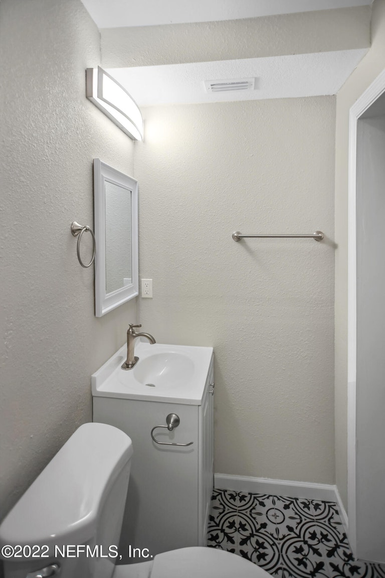 Photo 37 of 37 - 6066 Wilson Blvd, Jacksonville, FL 32210