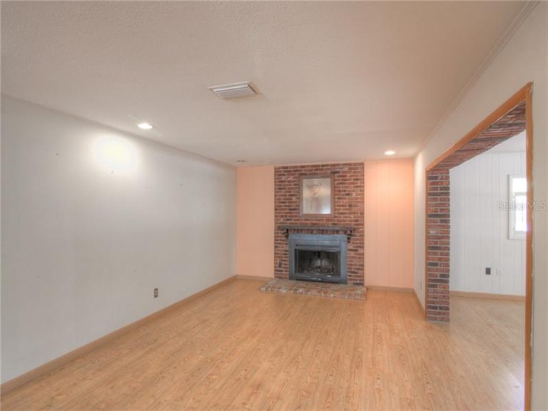 Photo 7 of 23 - 111 Volusia Dr, Winter Haven, FL 33884