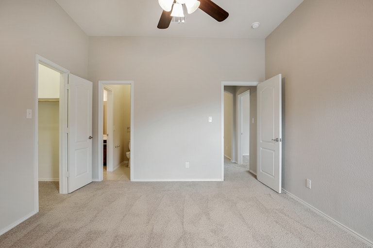 Photo 20 of 26 - 4021 Winter Springs Dr, Fort Worth, TX 76123