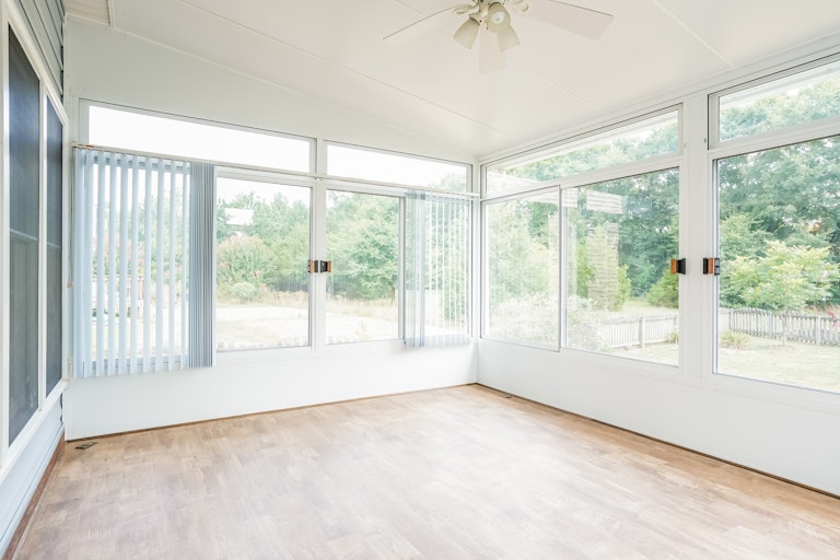 Photo 4 of 25 - 3308 Bellenden Pl, Raleigh, NC 27604