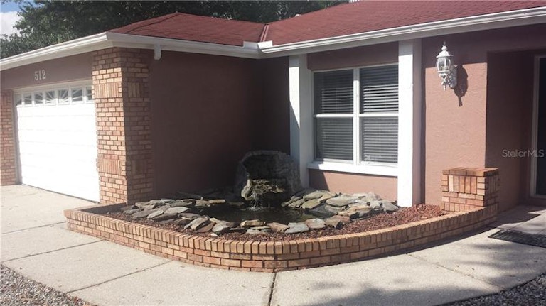 Photo 2 of 25 - 512 Limetree Dr, Oldsmar, FL 34677