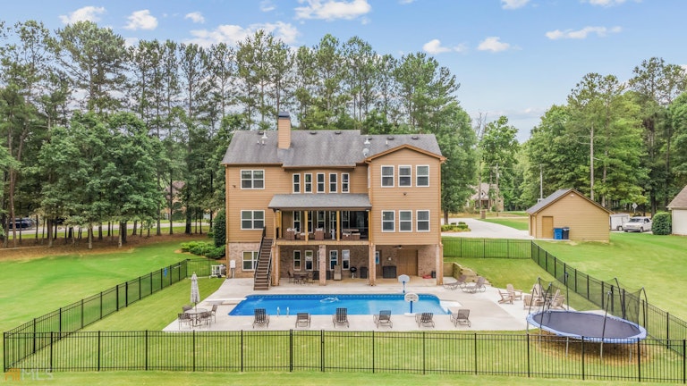 Photo 4 of 58 - 450 Herring Rd, Grayson, GA 30017