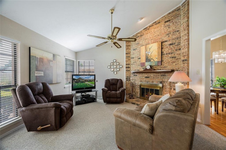 Photo 7 of 24 - 3610 Willowood Dr, Garland, TX 75040