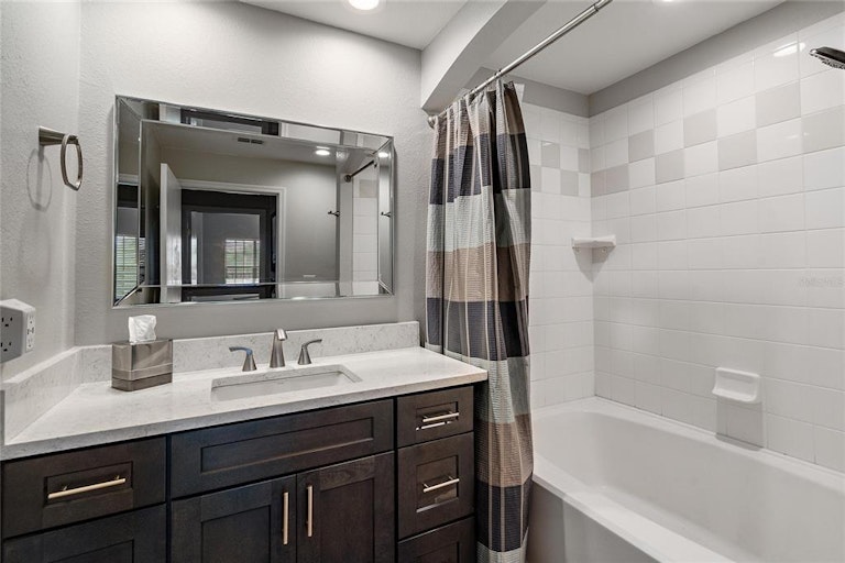 Photo 22 of 49 - 100 4th Ave S #106, Saint Petersburg, FL 33701