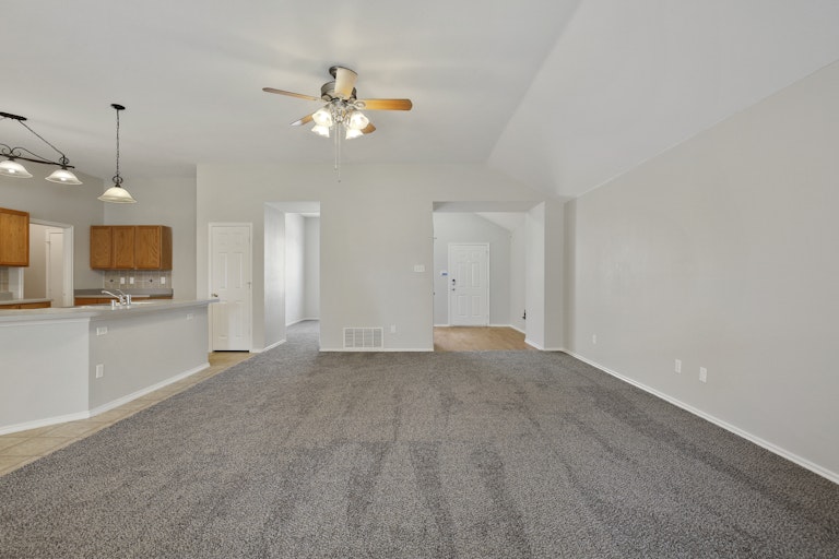 Photo 12 of 38 - 13349 Ridgepointe Rd, Fort Worth, TX 76244