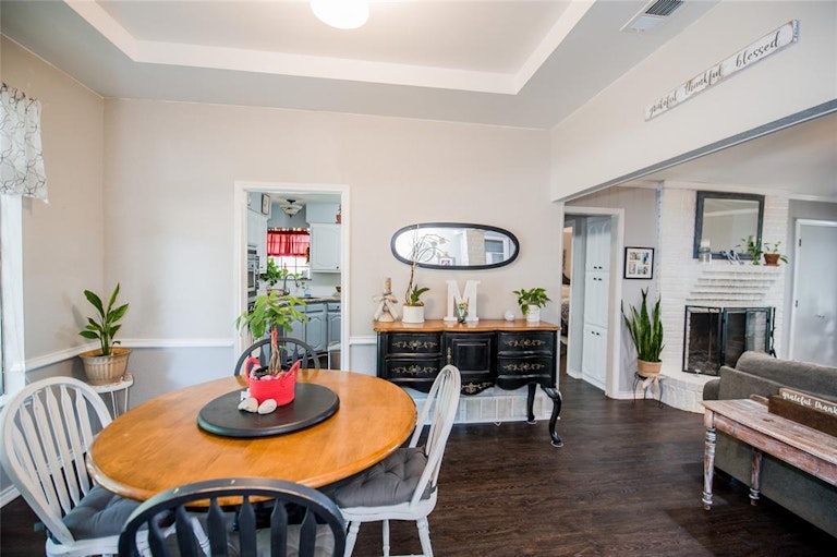 Photo 10 of 31 - 218 Pueblo Dr, Waxahachie, TX 75165