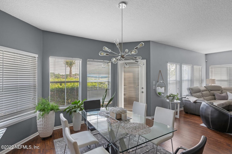 Photo 4 of 40 - 6304 Pendragon Pl, Jacksonville, FL 32258