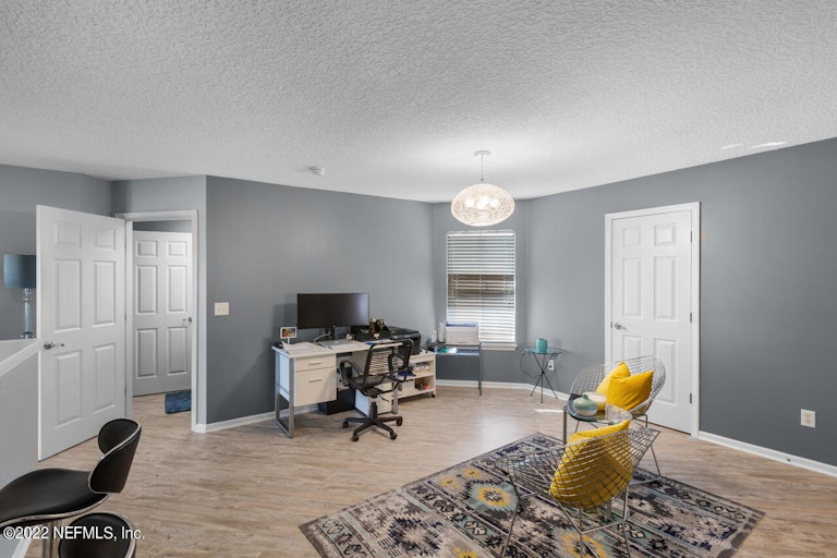 Photo 19 of 40 - 6304 Pendragon Pl, Jacksonville, FL 32258