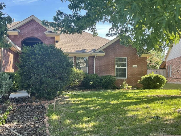 Photo 1 of 5 - 3532 Mustang Dr, Denton, TX 76210