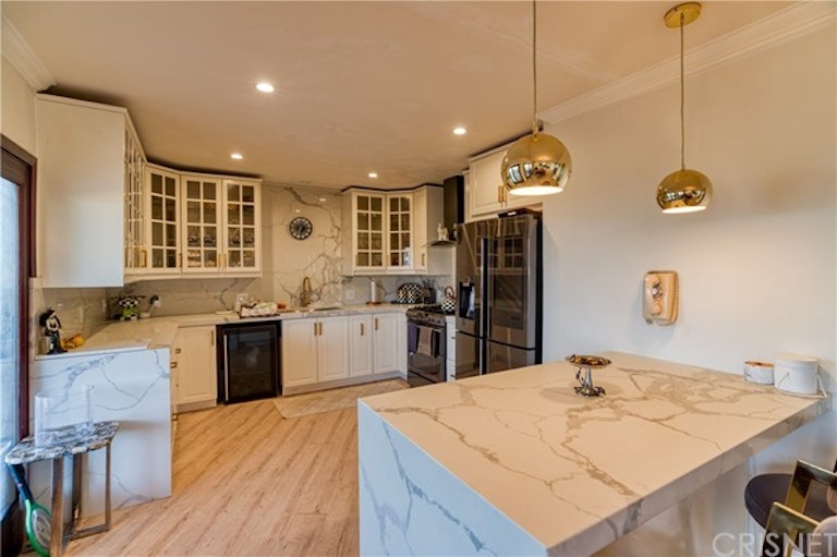 Photo 12 of 36 - 10366 Ormond St, Sunland, CA 91040