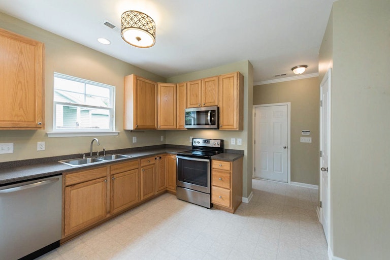 Photo 2 of 20 - 3422 Ranbir Dr, Durham, NC 27713