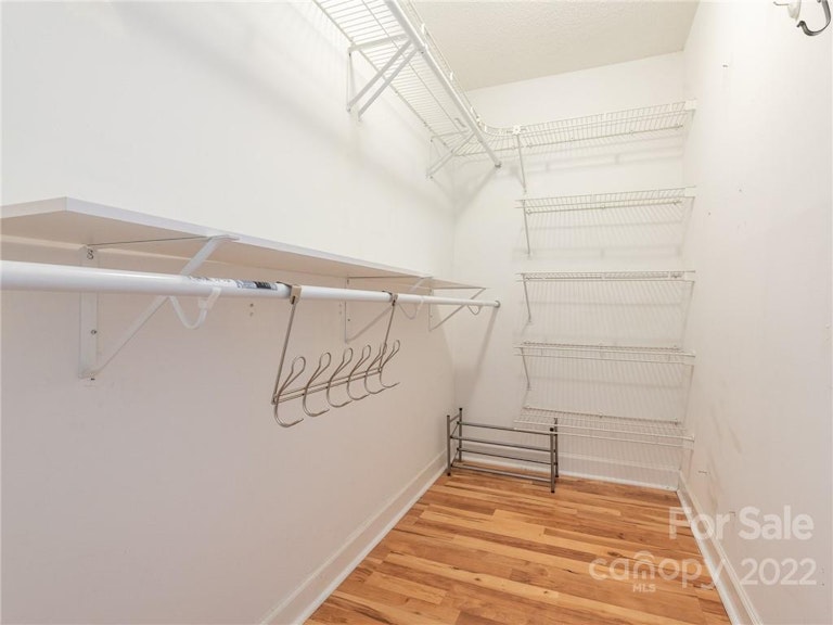 Photo 25 of 35 - 1600 Sharon Rd W #7, Charlotte, NC 28210