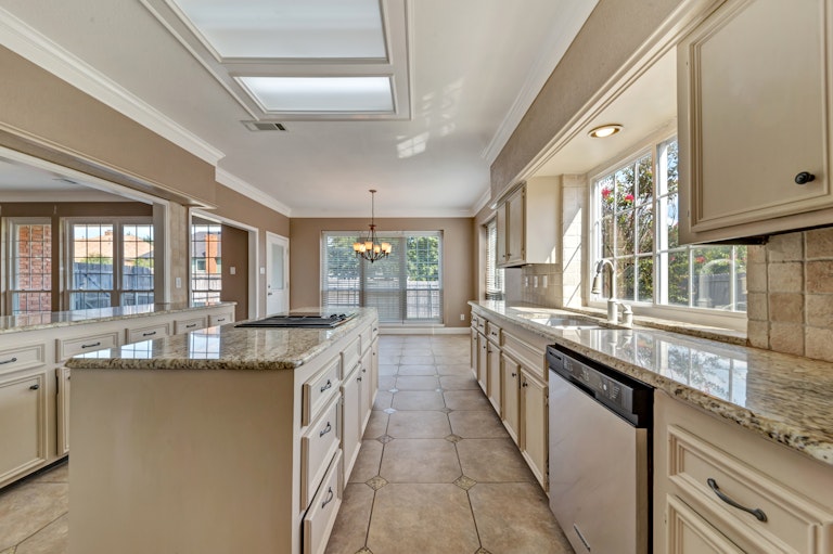 Photo 2 of 28 - 8029 Dusty Way, Fort Worth, TX 76123