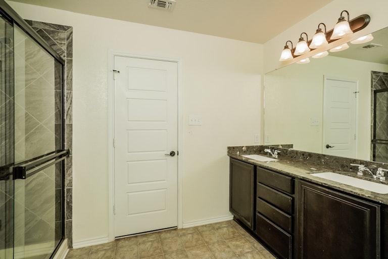 Photo 7 of 27 - 4213 Gale Mdws, New Braunfels, TX 78130