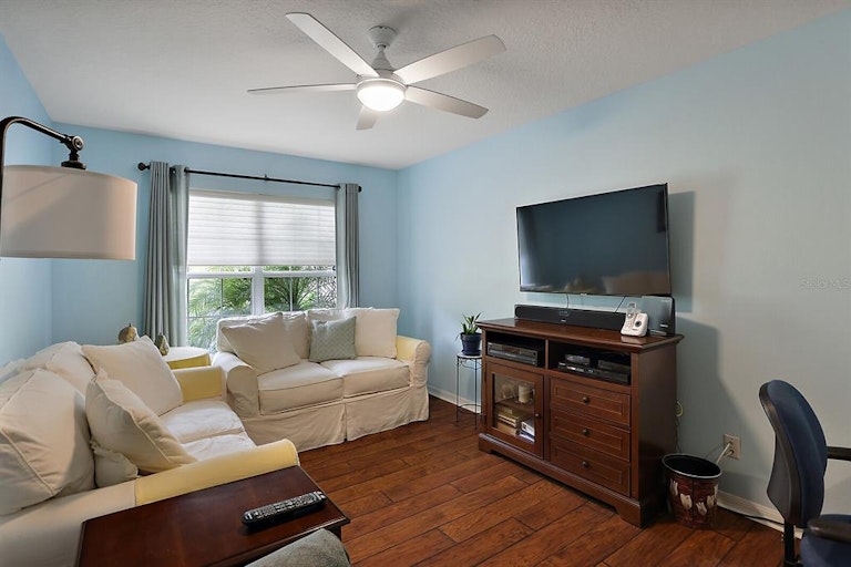 Photo 22 of 25 - 449 Shady Pine Ct, Minneola, FL 34715